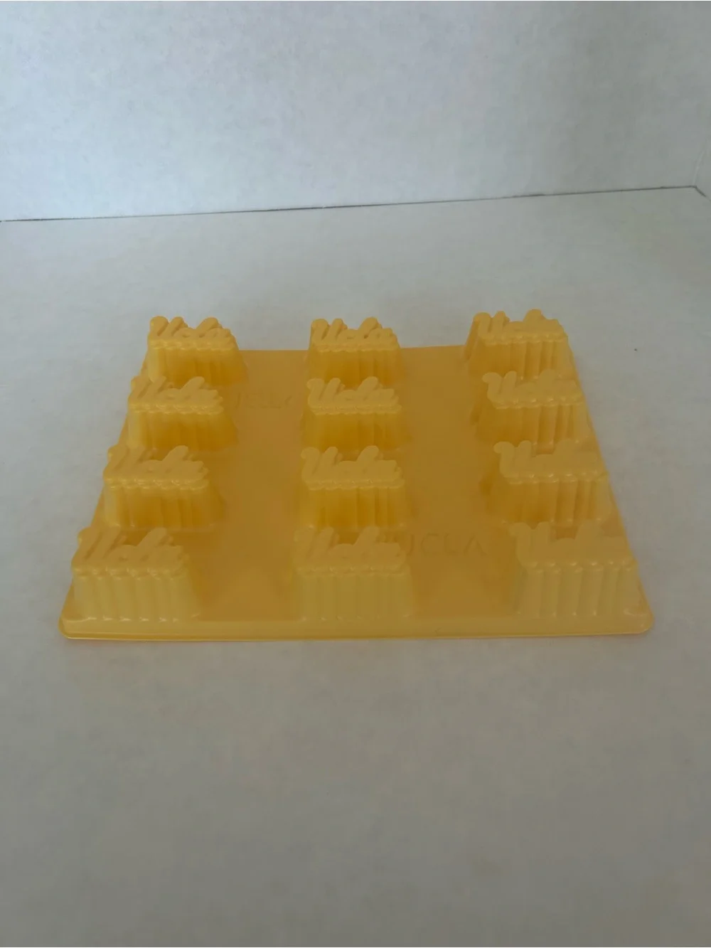 Jello UCLA Yellow Plastic Multi-Mold Tray - Flexible Candy & Chocolate Mold